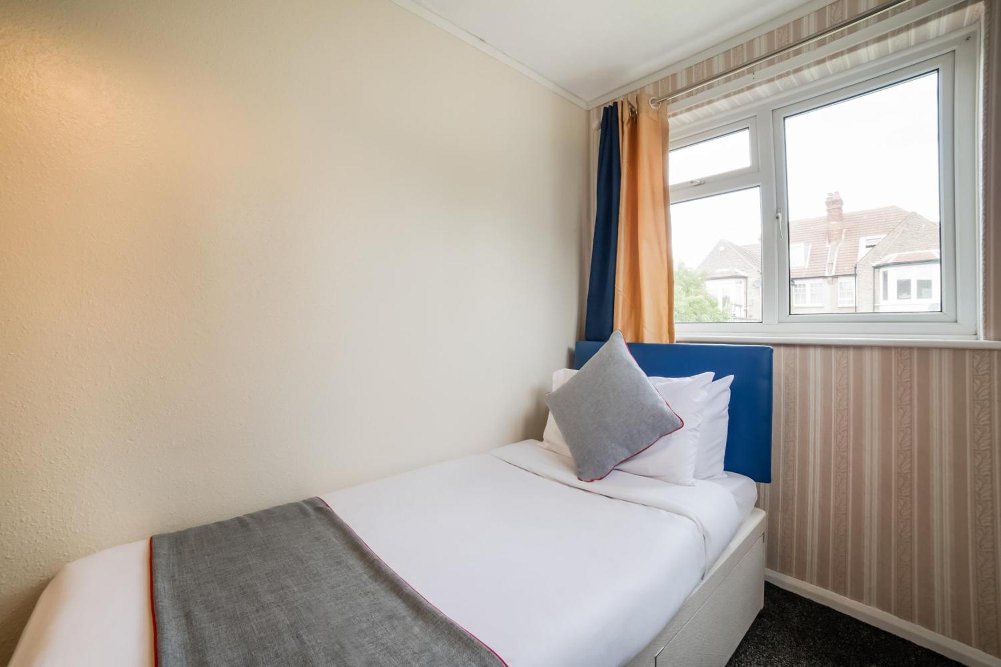 Devine Beach Hotel, Westcliff Southend-On-Sea Zewnętrze zdjęcie