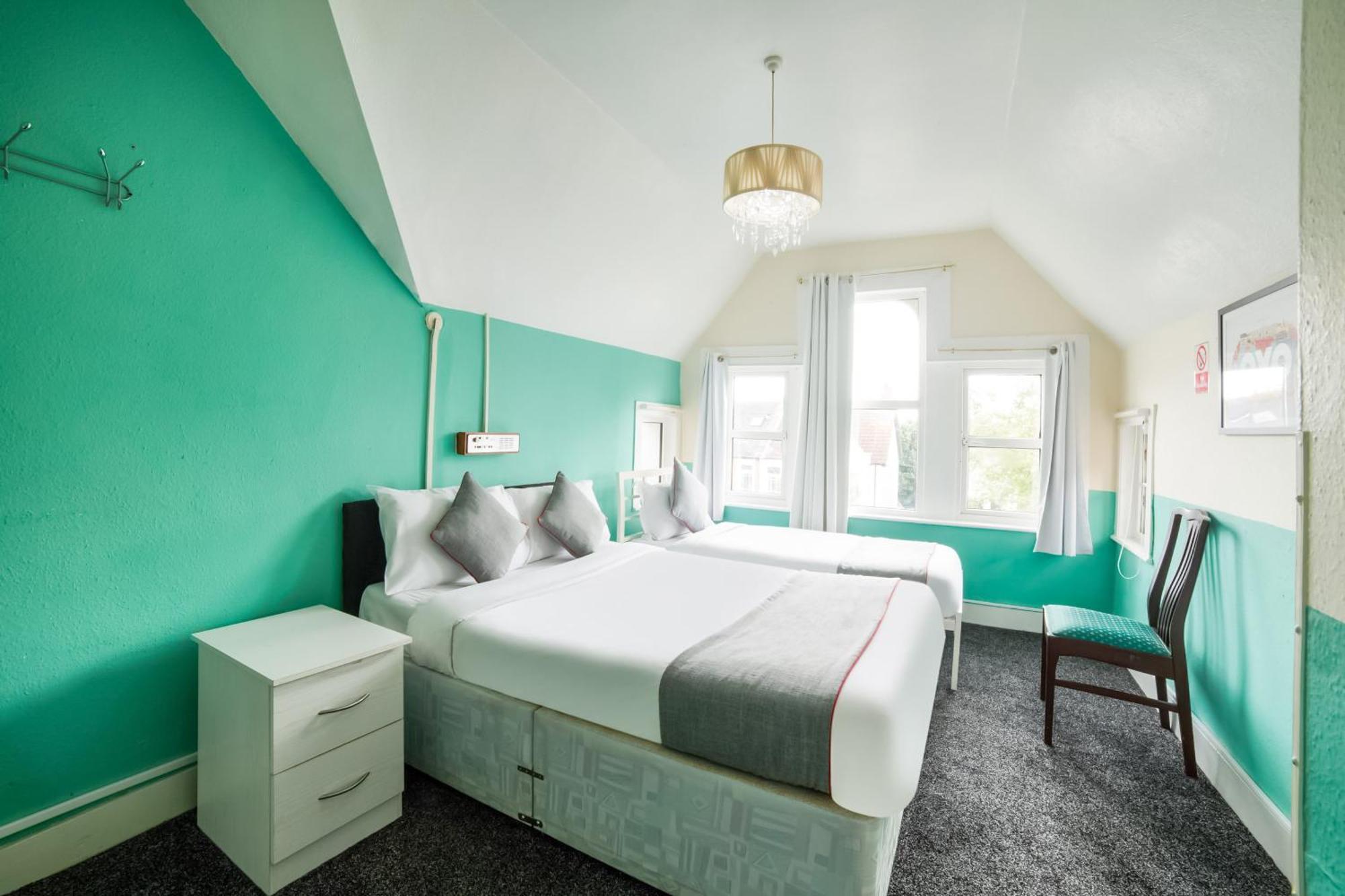 Devine Beach Hotel, Westcliff Southend-On-Sea Zewnętrze zdjęcie